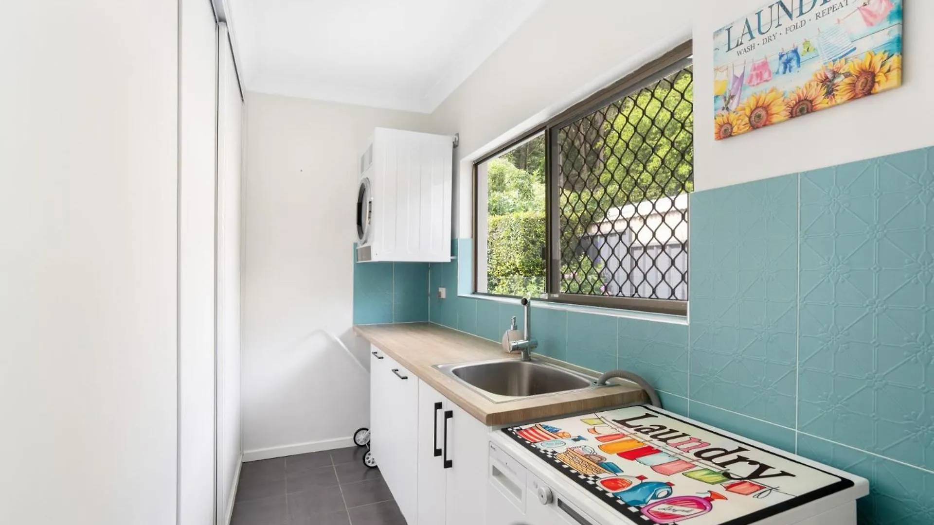 Vakantiehuis Seabreeze Escape - Rainbow Beach. Pool. Wifi. Aircon