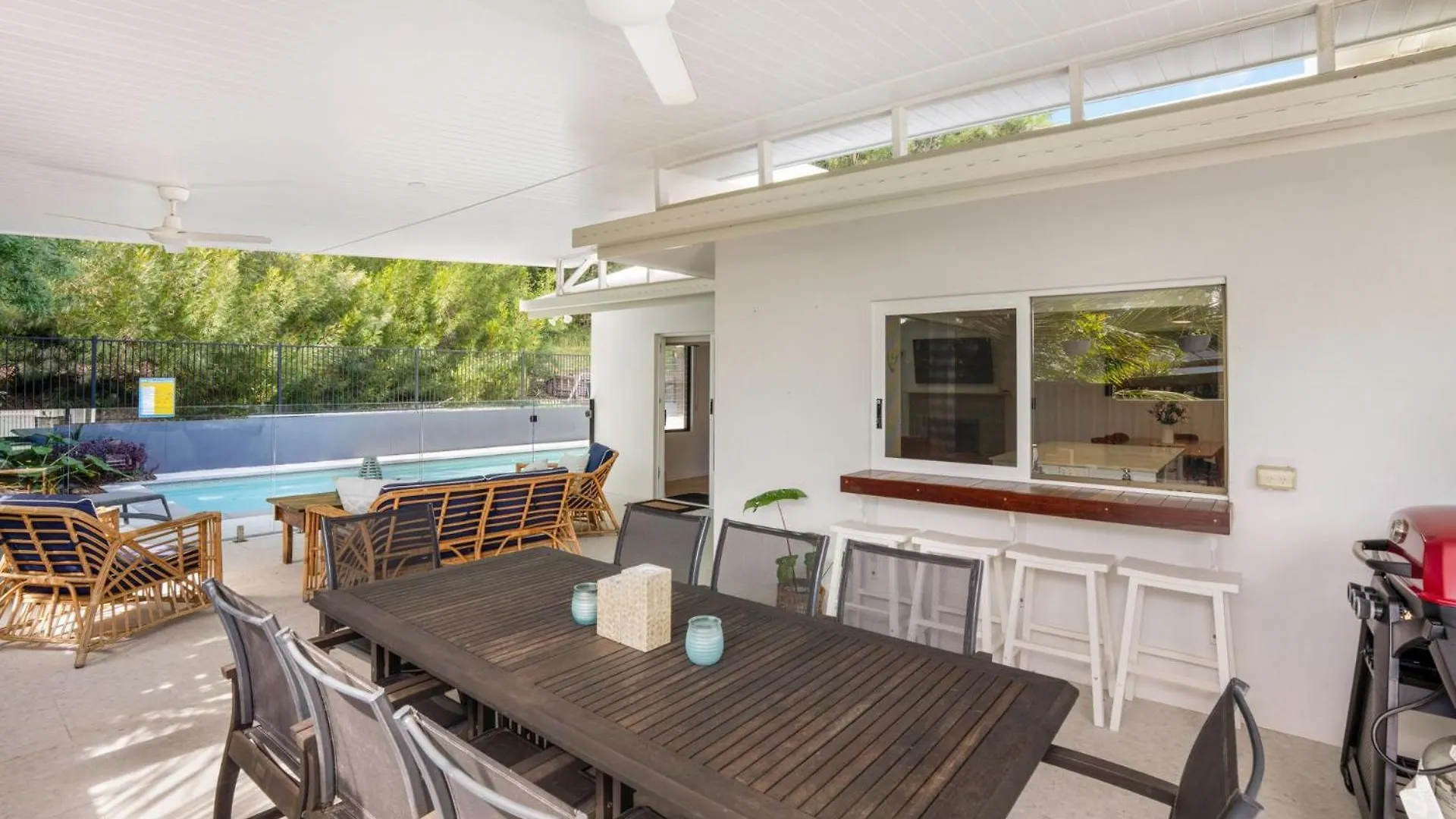 Vakantiehuis Seabreeze Escape - Rainbow Beach. Pool. Wifi. Aircon