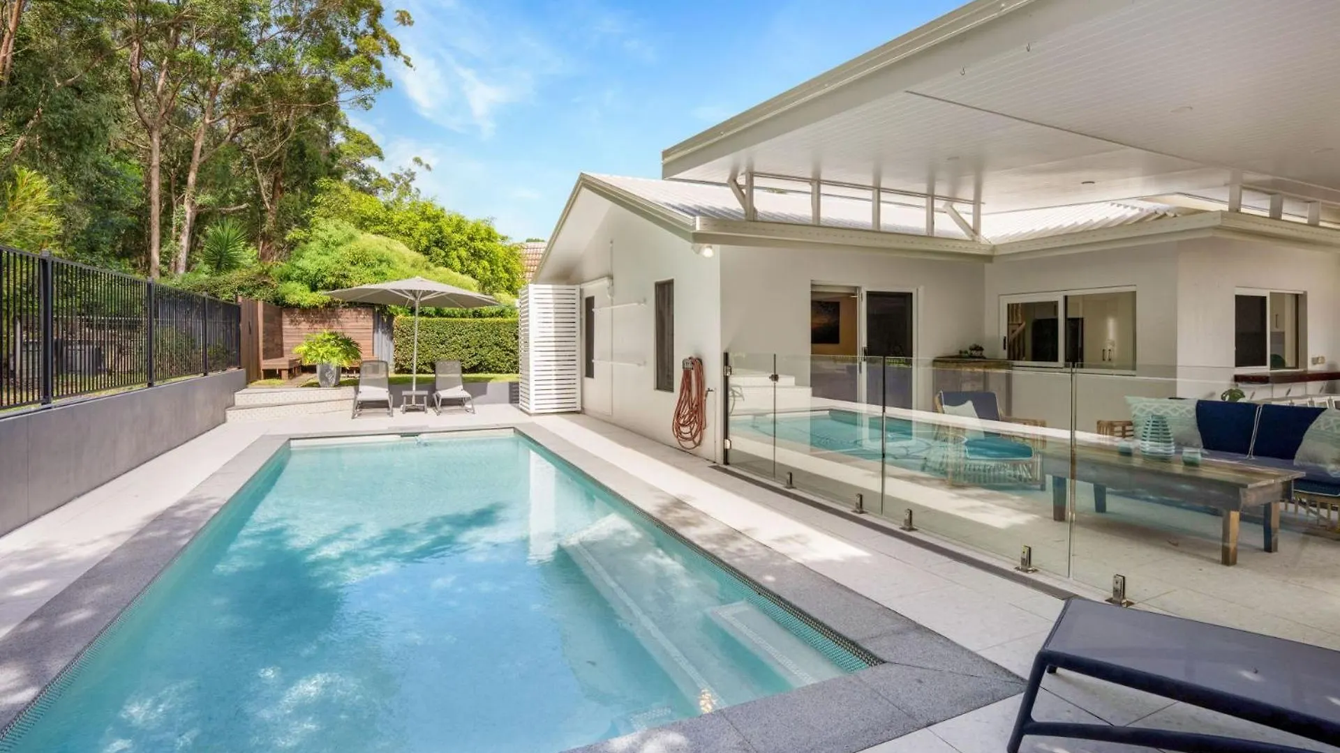 Seabreeze Escape - Rainbow Beach. Pool. Wifi. Aircon