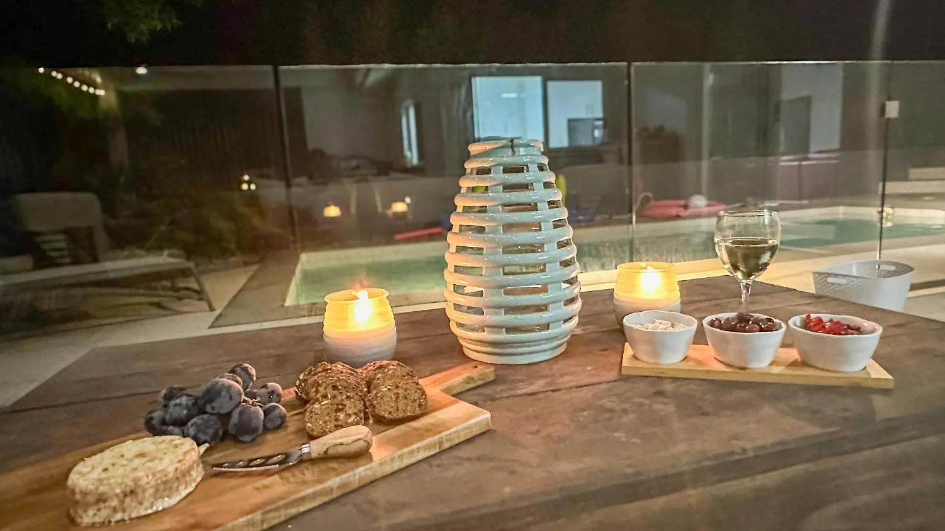 Vakantiehuis Seabreeze Escape - Rainbow Beach. Pool. Wifi. Aircon